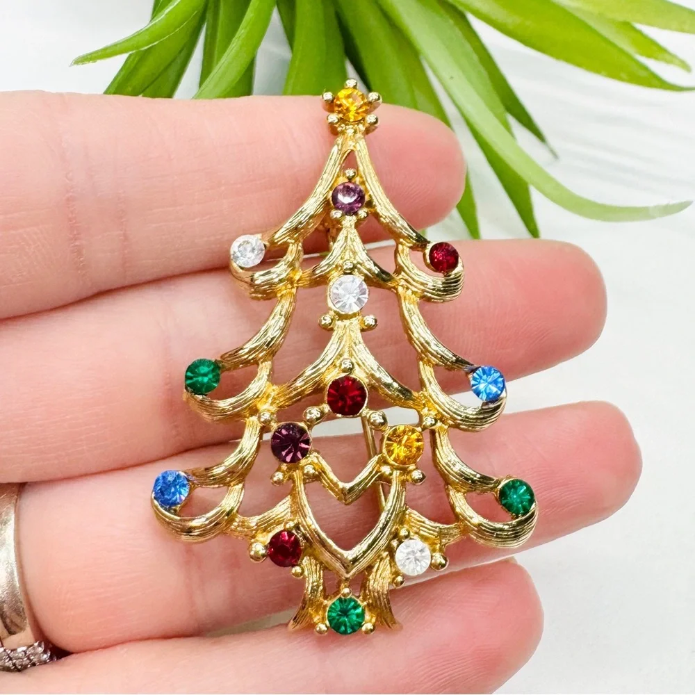 Vintage 80s Monet Openwork Multicolor Rhinestone Gold Tone Christmas Tree Brooch